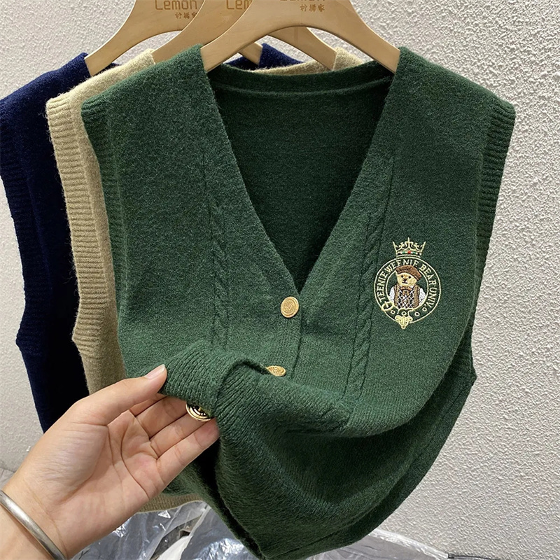 Sewing Vest - Nuovo orso ricamato lavorato a maglia