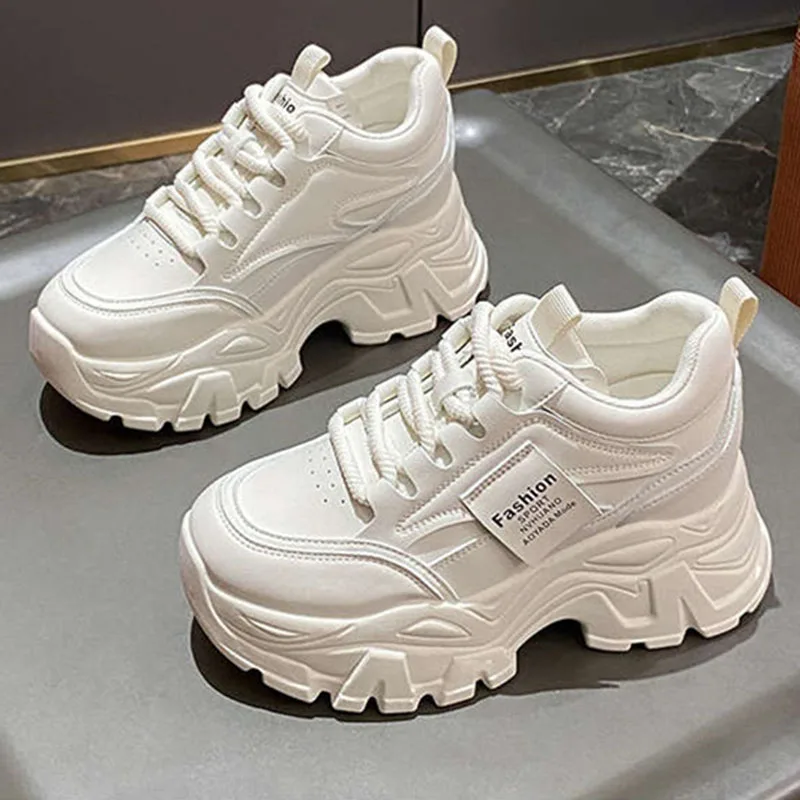 Nuove Sneakers con Piattaforma - Sewing New recensione e prezzo